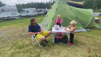 Boller og brus, men er det ekte troll?