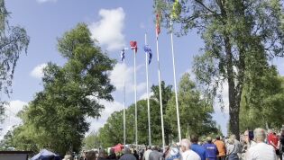 Sveriges nasjonalsang og flaggheising